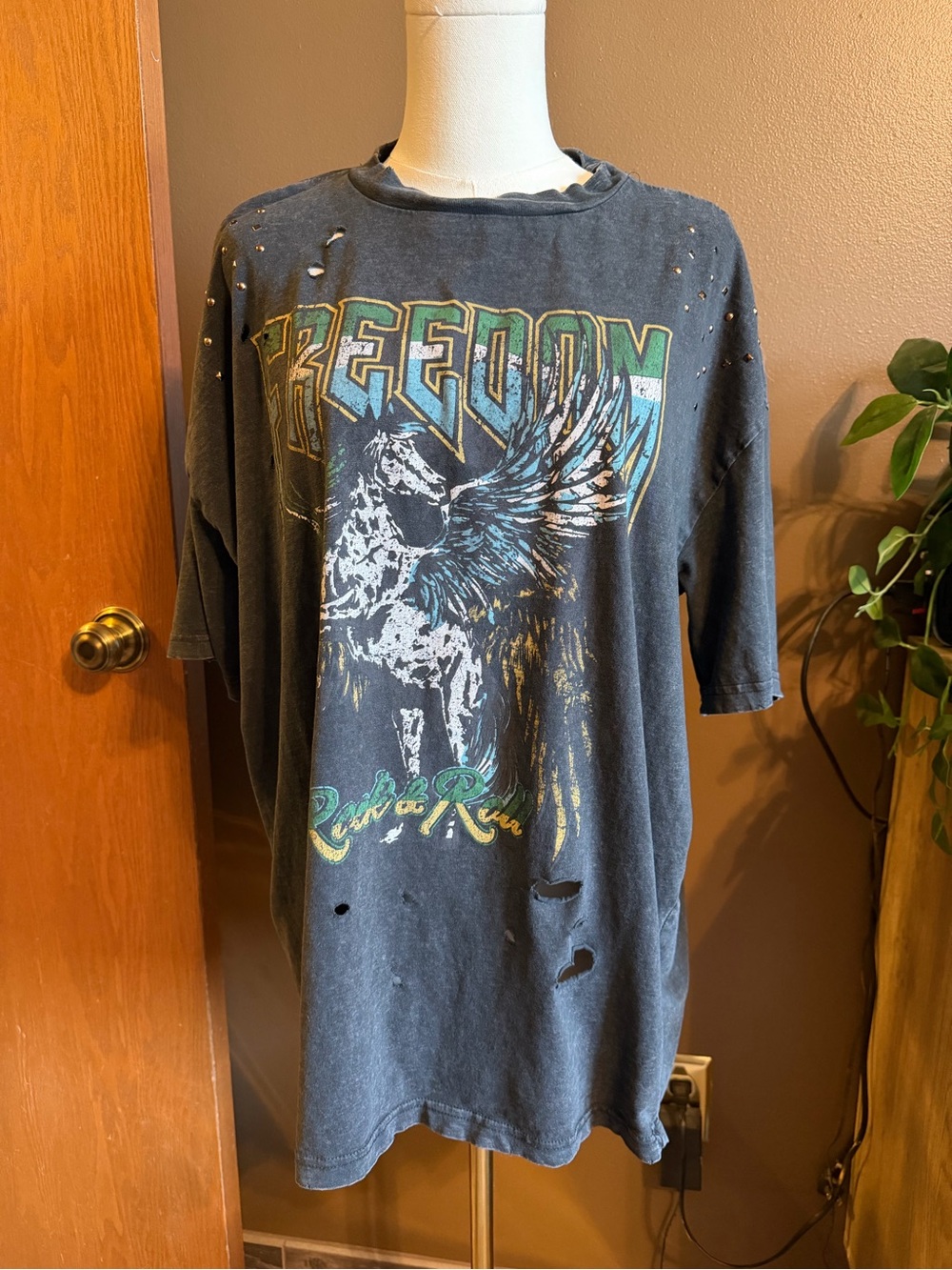 Black 'Freedom' Graphic Short Sleeve Tee with Winged Horse